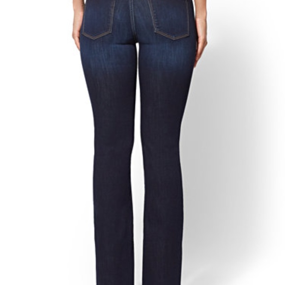 NY&Co Soho Jeans - Curvy Bootcut - Sz 2 Avg - NWT - Picture 2 of 2
